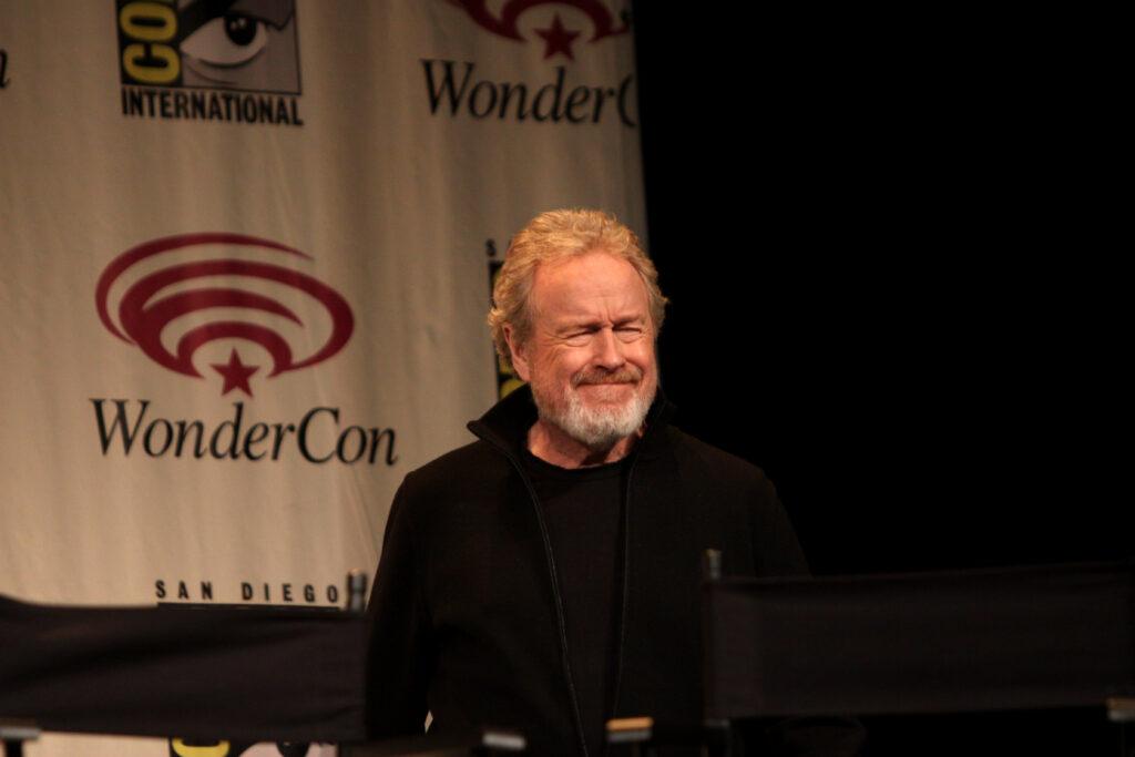 Ridley Scott produziert einen neuen Alien-Film mit Verbindung zu Prometheus und Alien Covenant